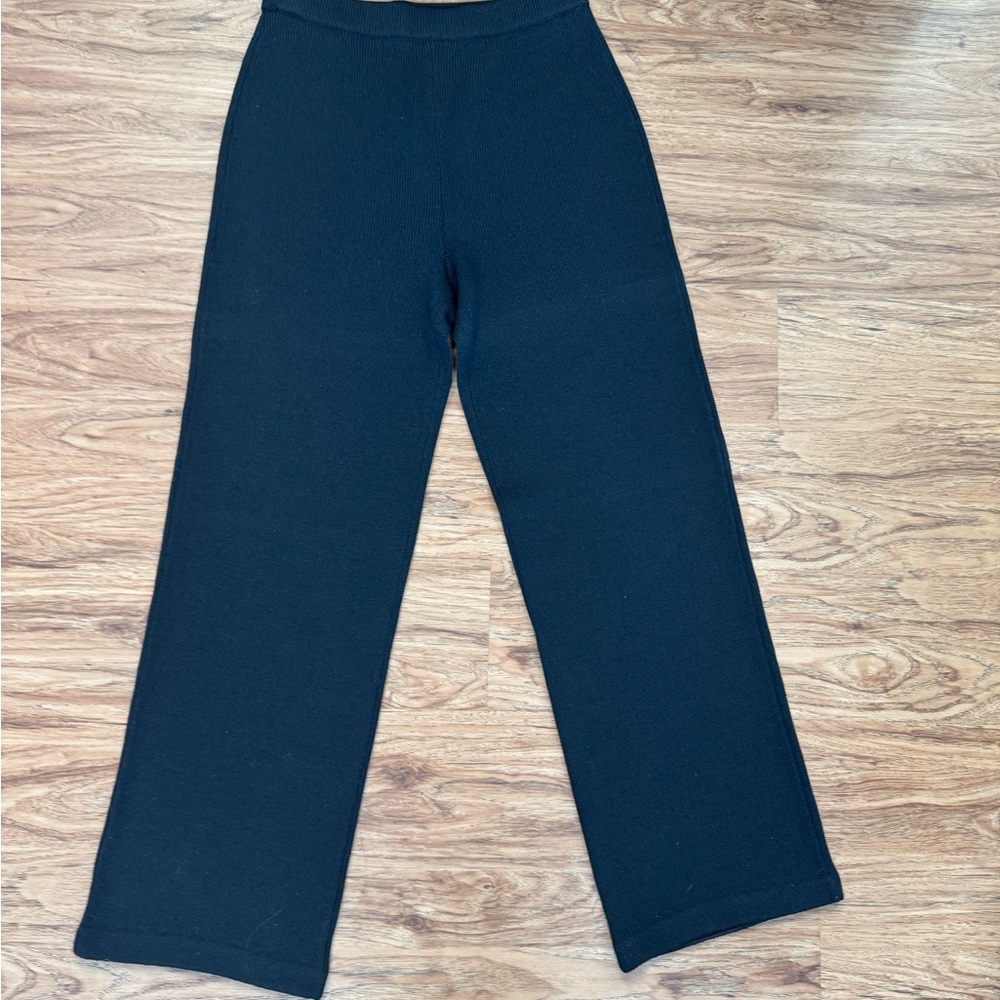 St John Knit black flat front pants